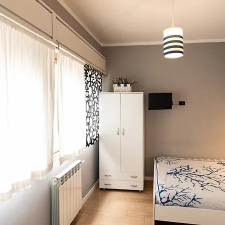 לינה וארוחת בוקר Montecarlo פלרמו