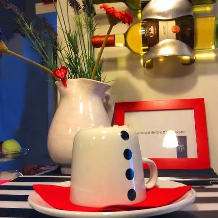 לינה וארוחת בוקר Montecarlo