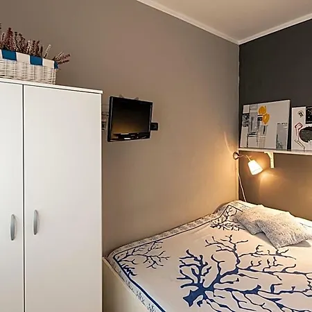 Montecarlo לינה וארוחת בוקר 3*